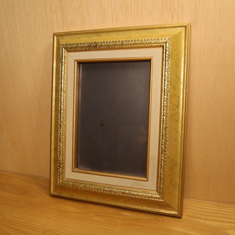 Vintage Olan Mills Gold Ornate Picture Frame with Linen Mat 8x10 Exterior